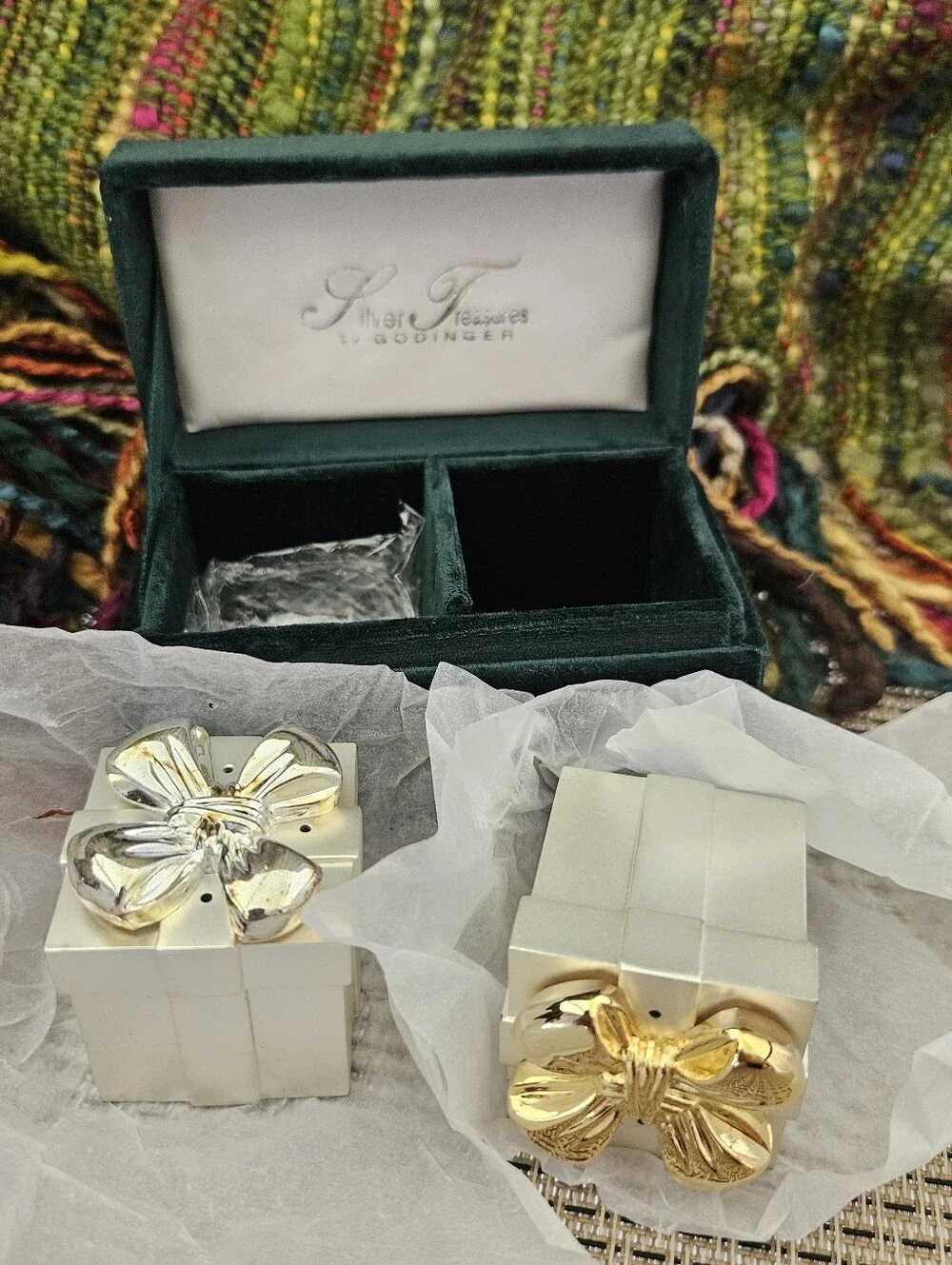Godinger Salt & Pepper Shakers, Silver Treasures, Present Salt & Pepper Shakers